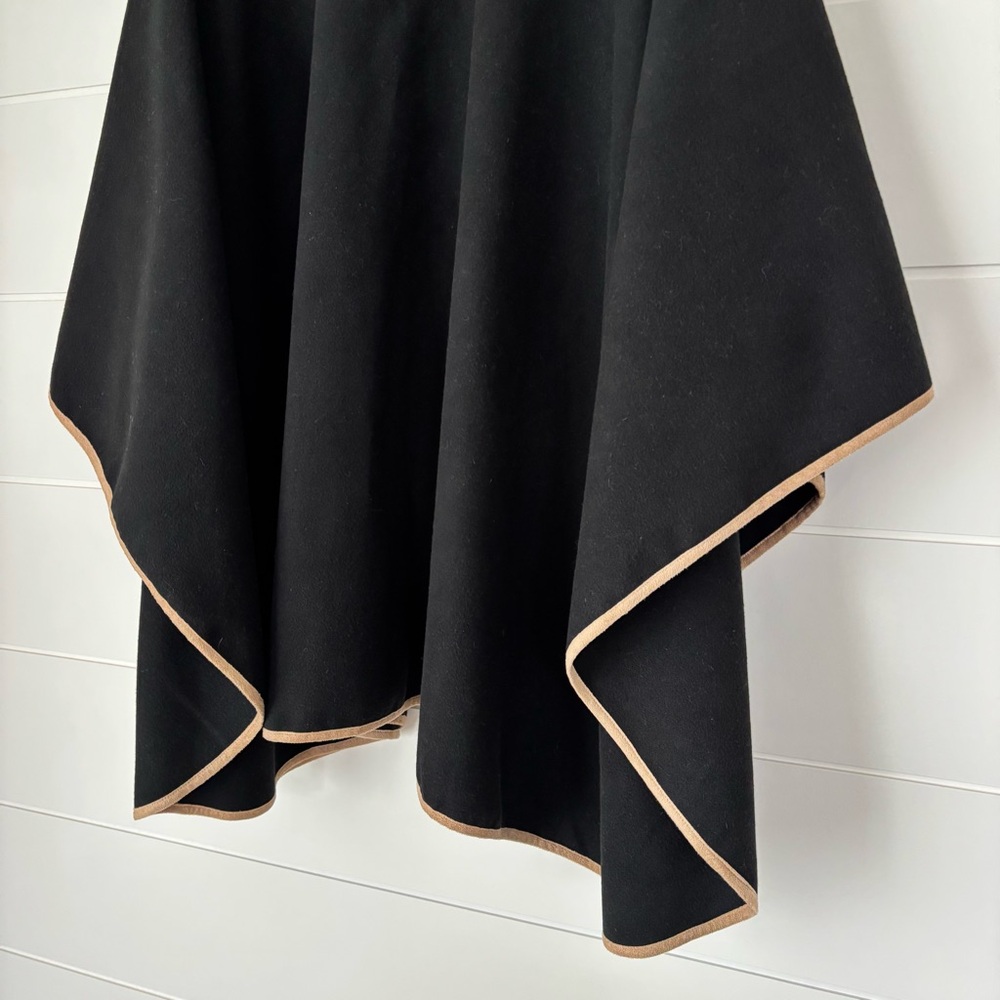 Chico's Elegant Black Cape with Camel Edging Size S/M Oversized - Picture 6 of 10
